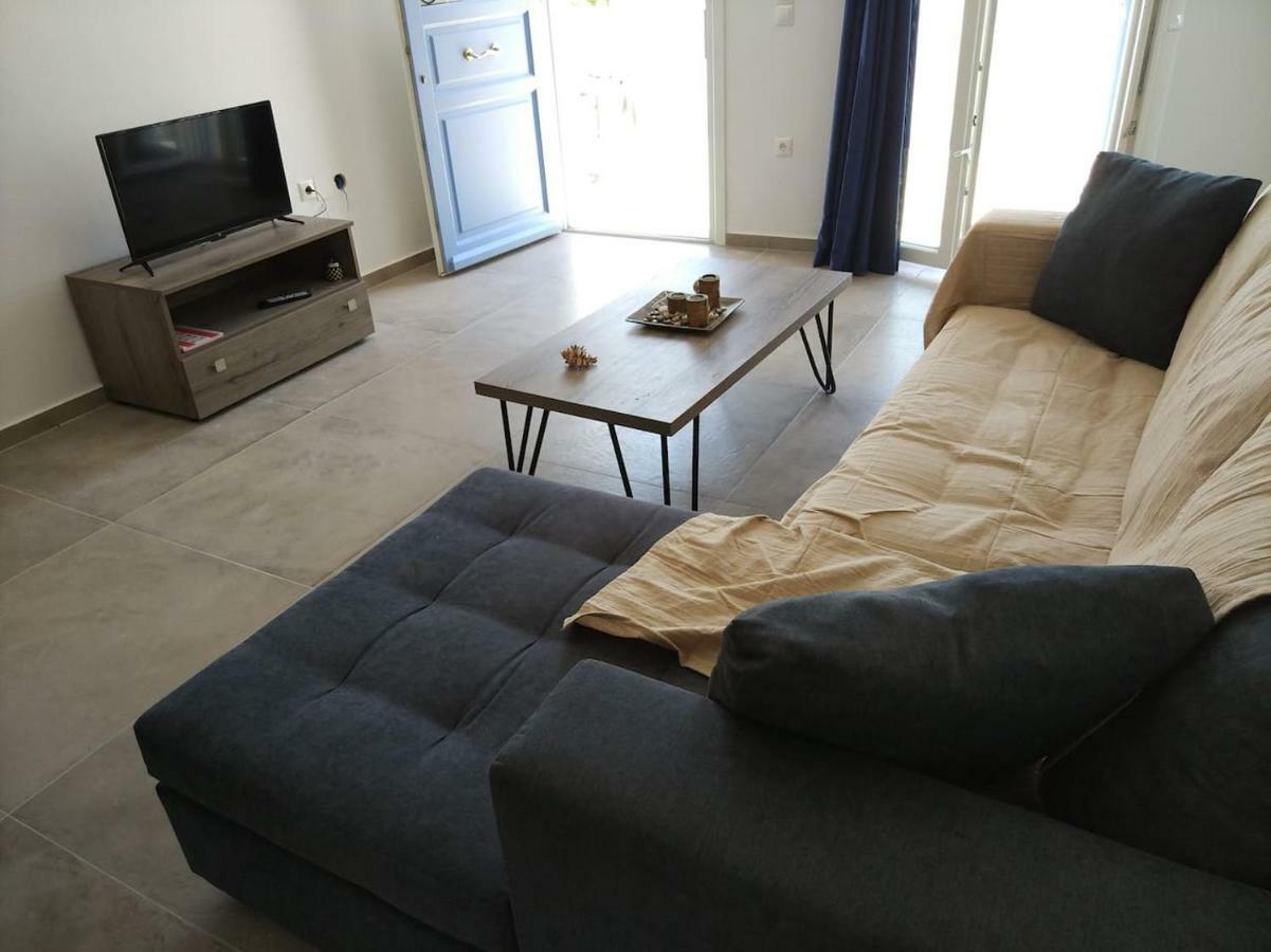Papillon Villa Pera Gyalos ภายนอก รูปภาพ