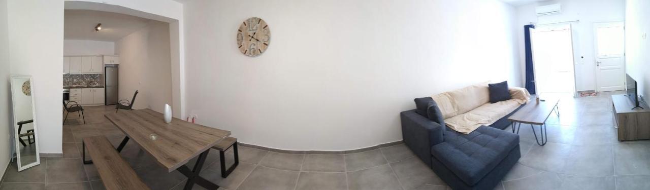 Papillon Villa Pera Gyalos ภายนอก รูปภาพ