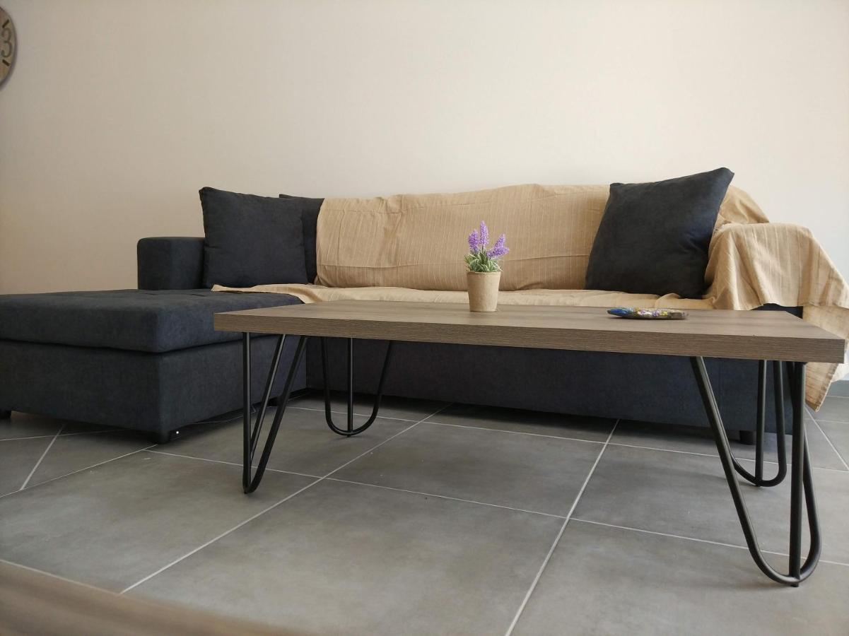 Papillon Villa Pera Gyalos ภายนอก รูปภาพ